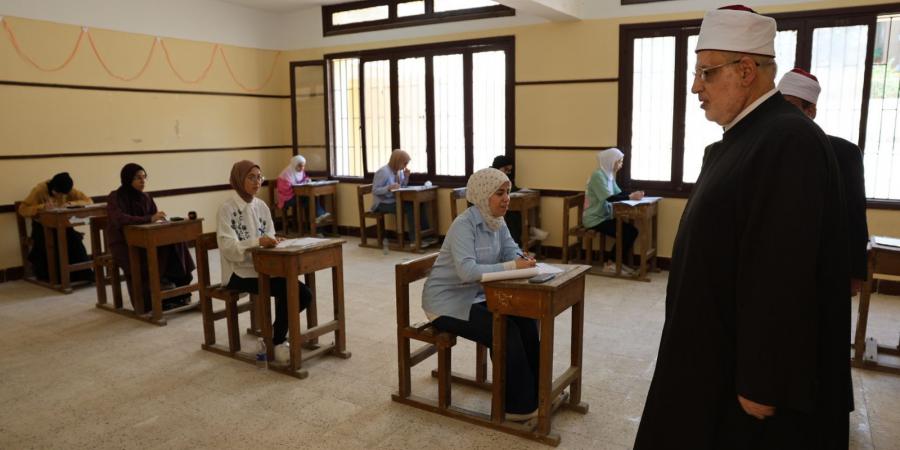 اليوم.. طلاب الثانوية الأزهرية يؤدون امتحان مادة التوحيد - هرم مصر