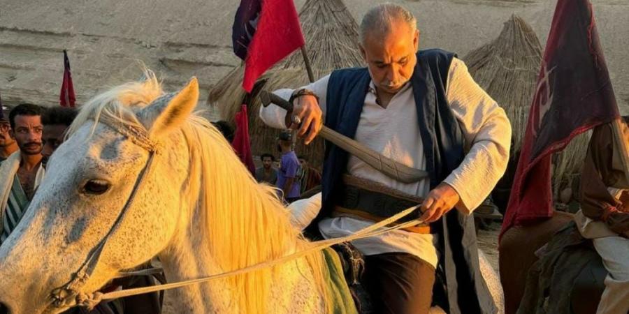 محمود البزاوى يداعب متابعيه من كواليس "مملكة الحرير" .. شاهد - هرم مصر
