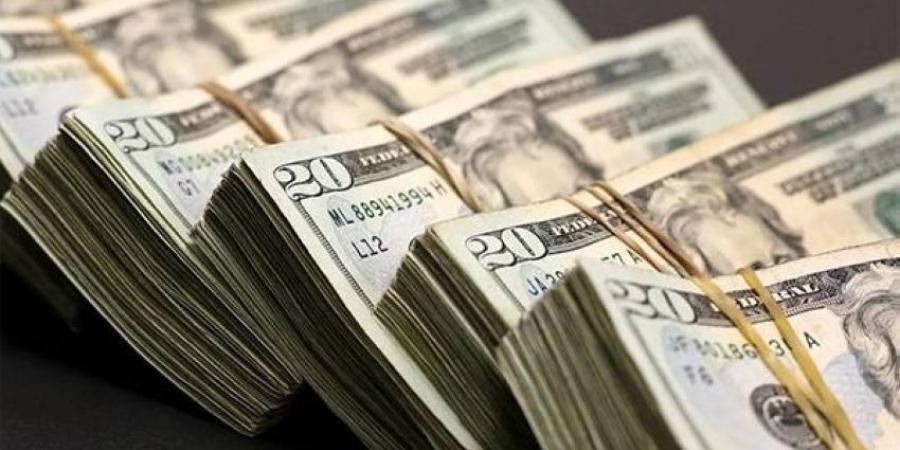الدولار يتراجع لأدنى مستوى في 4 سنوات - هرم مصر