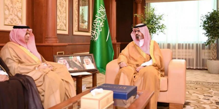 الأمير ناصر بن محمد يستقبل رئيس غرفة جازان - هرم مصر