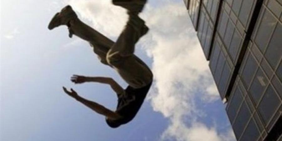دفن جثة شاب سقط من الطابق الرابع بحدائق أكتوبر - هرم مصر