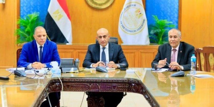 وزير التعليم يتابع سير امتحان مادتي الكيمياء والجغرافيا للثانوية العامة - هرم مصر