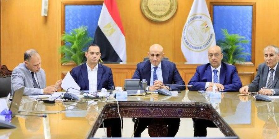 الثانوية العامة|عمليات التعليم تتتبع صور امتحان الكيمياء والجغرافيا المتداولة بجروبات الغش لضبط مصورها - هرم مصر