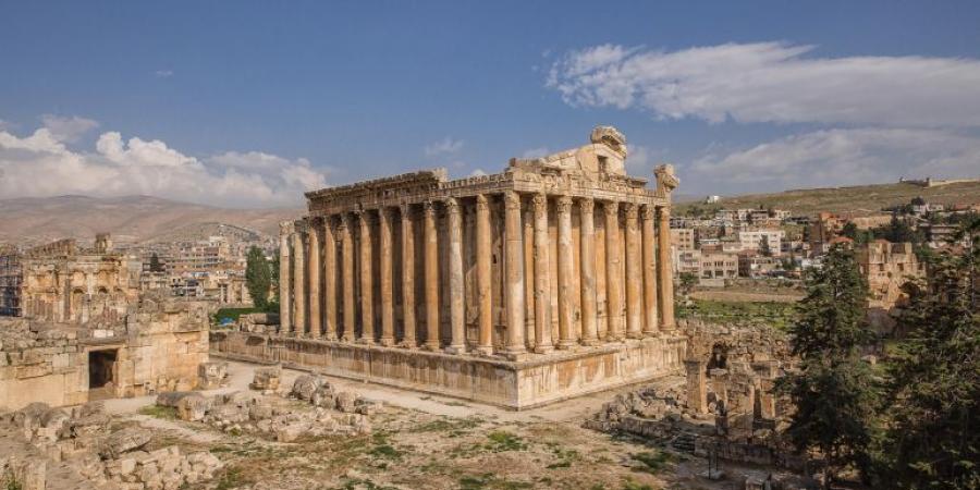 التصعيد العسكري يهدد الموسم السياحي في لبنان - هرم مصر
