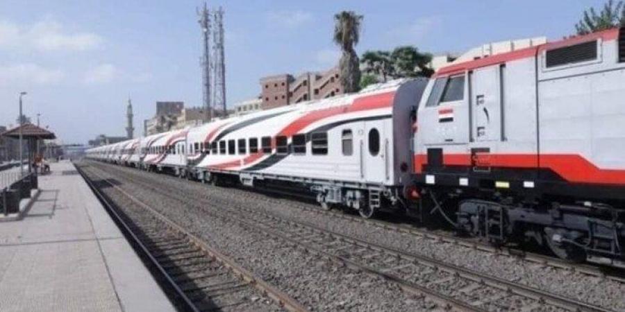 «المكيفة والروسي وتالجو».. مواعيد قطارات الصعيد والإسكندرية اليوم الجمعة 4-7-2025 - هرم مصر
