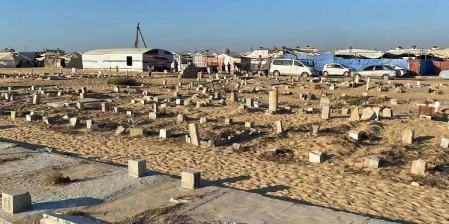 حتى الدفن صار امتيازا.. أزمة مقابر خانقة في غزة - هرم مصر