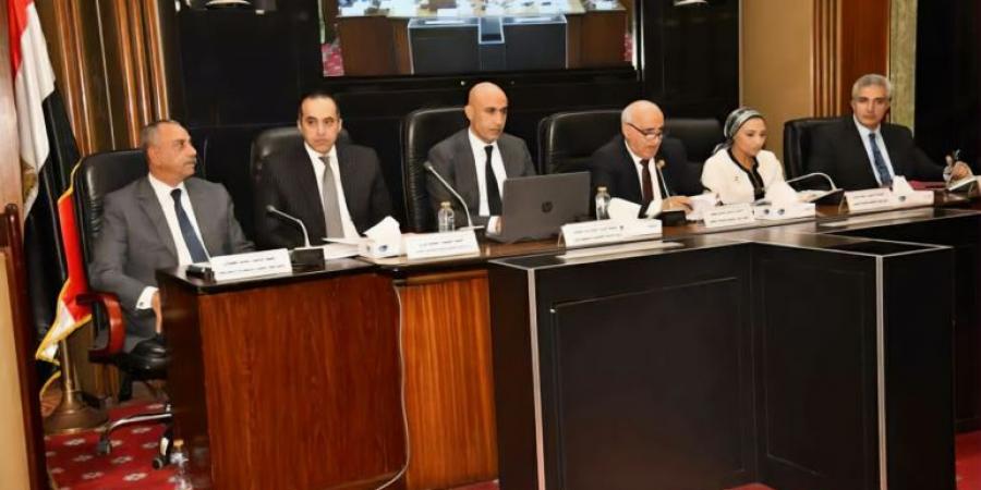 "قوانين اللحظات الأخيرة".. الجدل يتصاعد تحت قبة البرلمان المصري - هرم مصر