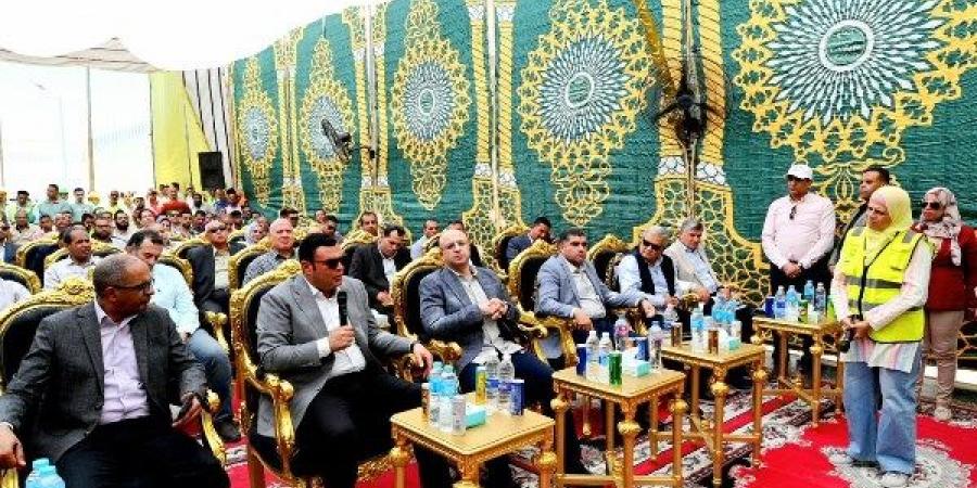 وزير الإسكان ومحافظ بني سويف يتابعان العمل بمياه الشرب والصرف الصحي ومشروعات حياة كريمة - هرم مصر
