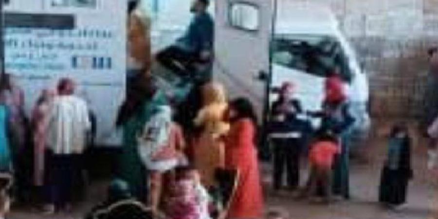 كشف وعلاج بالمجان لـ 700 مواطن في قافلة طبية بالبحيرة - هرم مصر