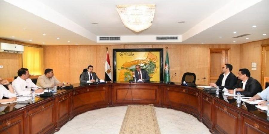 محافظ الفيوم يدفع بعجلة الاستثمار في «بحيرة قارون».. تبسيط الإجراءات وتأكيد الانضباط - هرم مصر