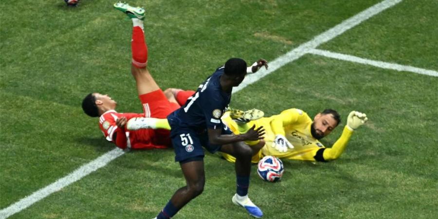 تفاصيل إصابة موسيالا المروعة أمام باريس سان جيرمان ومدة غيابه #كأس_العالم_للأندية #مونديال_الأندية #الأهلي #كأس_العالم_للأندية2025 #الأهلي_فى_المونديال - هرم مصر
