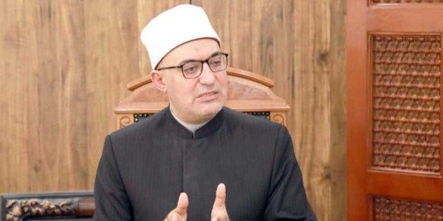 حكم إلقاء السلام من الرجال على النساء.. مفتى الجمهورية يجيب - هرم مصر