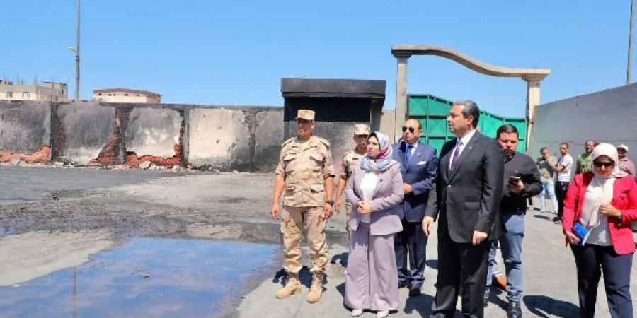 محافظ دمياط يعاين ميدانيا حريق مصنع الإسفنج بدمياط الجديدة - هرم مصر