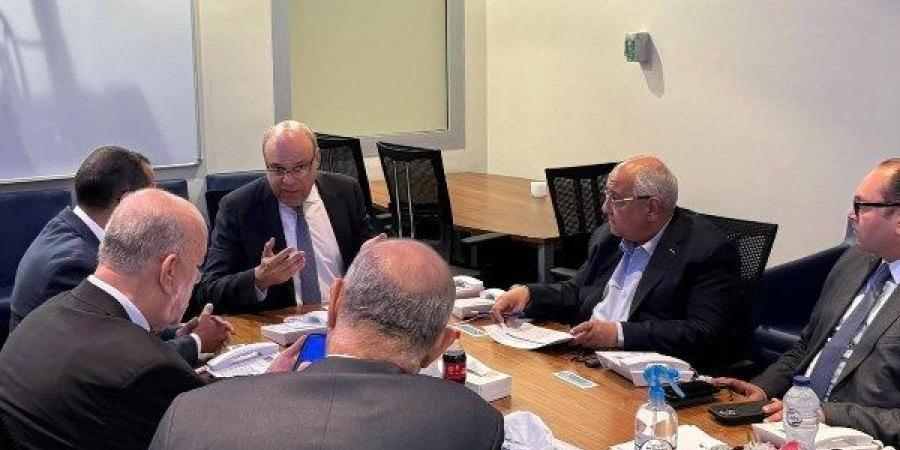 تأخيرات محدودة في بعض رحلات الطيران بسبب عطل الإنترنت - هرم مصر