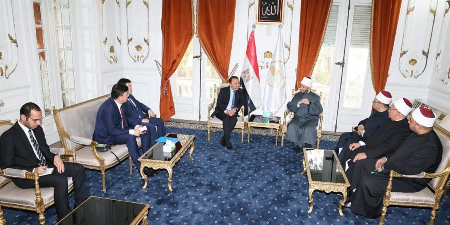 وزير الأوقاف يبحث مع سفير كازاخستان بالقاهرة تعزيز التعاون الديني والثقافي - هرم مصر