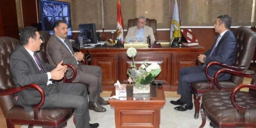 محافظ الغربية يبحث مع الجهاز القومي للاتصالات (NTRA) إطلاق أول حملة توعية تكنولوجية بالمحافظة - هرم مصر