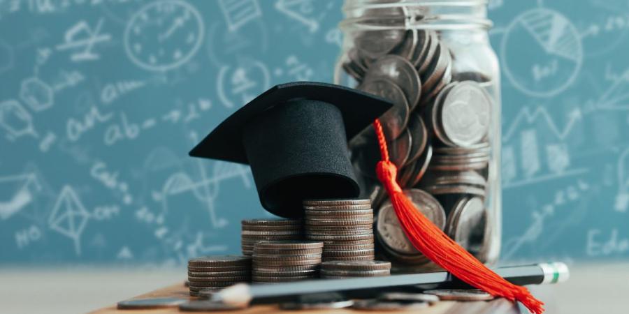 «العودة إلى المدارس» يحرّك سوق القروض التعليمية في الإمارات - هرم مصر
