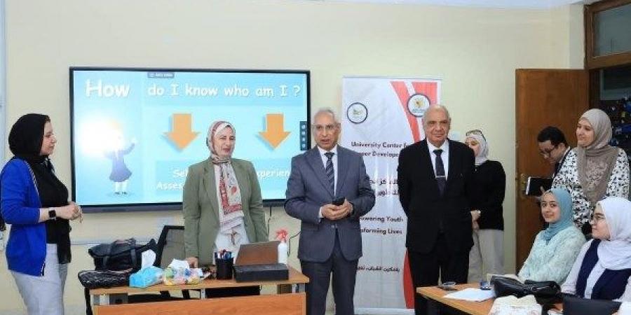 رئيس جامعة المنيا: التحديات في الحصول على فرص عمل باتت أكبر والشهادة وحدها لم تعد كافية - هرم مصر