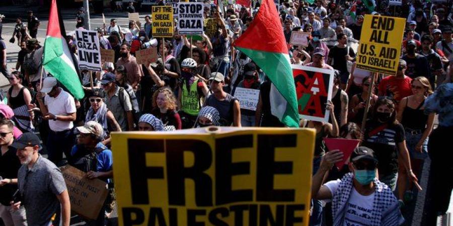 آلاف الإسرائيليين يتظاهرون في تل أبيب للمطالبة بإنهاء حرب غزة - هرم مصر