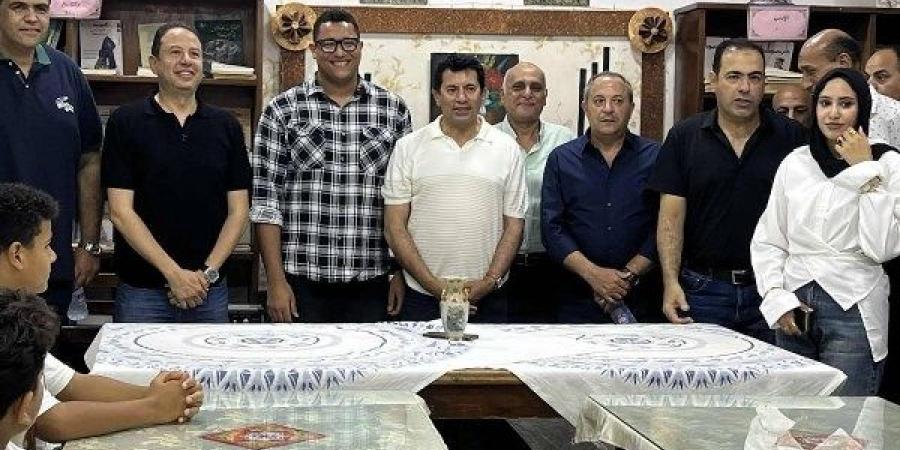 وزير الشباب والرياضة ومحافظ بورسعيد يشهدان جلسة برلمانية لأعضاء برلمان الشباب والطلائع بمركز شباب الزهور - هرم مصر