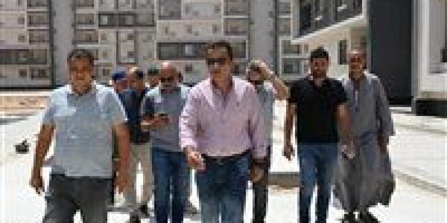 وزير الإسكان يُتابع موقف تنفيذ 4761 وحدة سكنية ضمن المبادرة الرئاسية "سكن لكل المصريين" بالعاشر من رمضان - هرم مصر