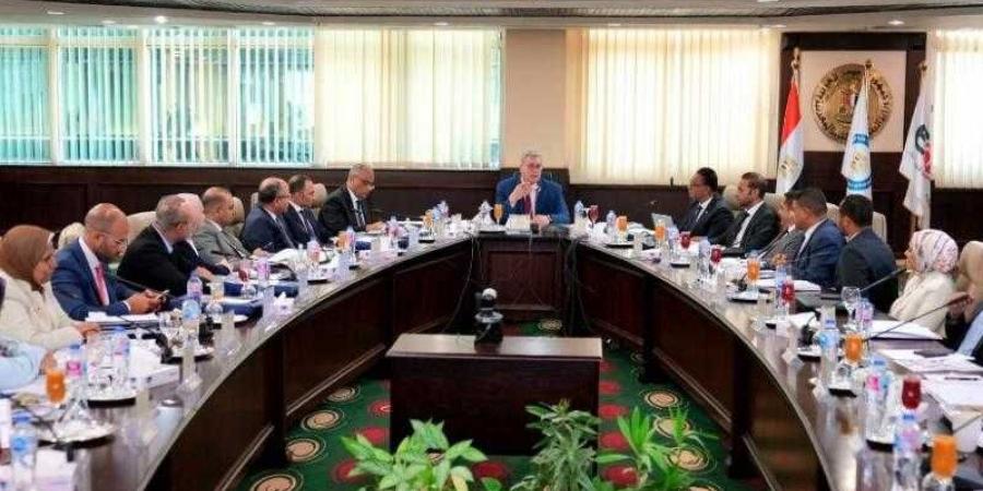 وزير البترول خلال الجمعية العامة للشركة المصرية لإنتاج الإيثيلين ومشتقاته (إيثيدكو) - هرم مصر