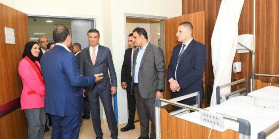 وزير الزراعة يزور مستشفى الناس ويُشيد بالخدمات الطبية والصحية المقدمة بالمجان للمواطنين الأكثر احتياجًا - هرم مصر