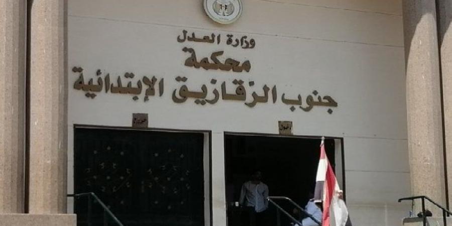 تأجيل محاكمة مدرس متهم بهتك عرض طالبة داخل درس خصوصى بالشرقية - هرم مصر