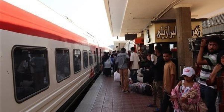 "السكة الحديد" تسيِّر القطار الخامس لتسهيل العودة الطوعية للأشقاء السودانيين - هرم مصر