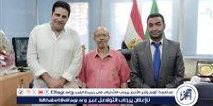 نقيب أطباء الأسنان يهنئ وكيل وزارة الصحة بالفيوم ويبحثان سبل تطوير الخدمات الطبية - هرم مصر