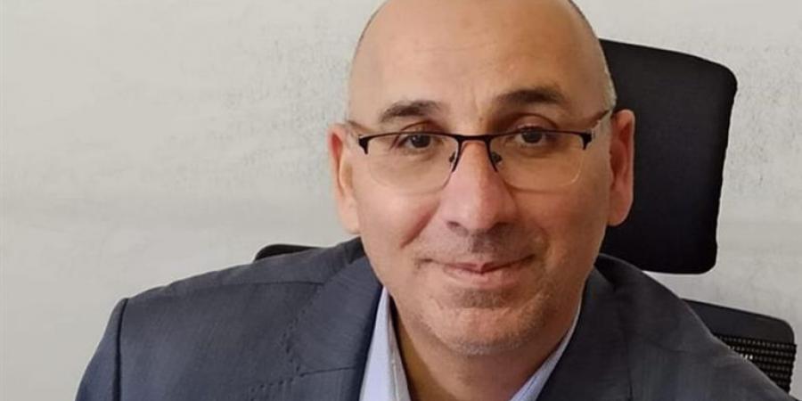 ما أهداف عباس من تشكيل لجنة صياغة الدستور؟ وما دلالات التوقيت؟ - هرم مصر
