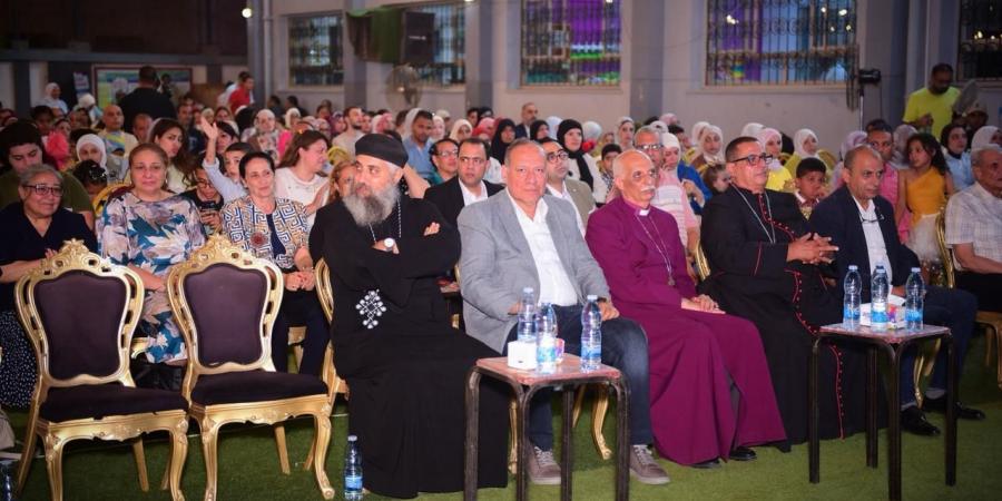 المدرسة الأسقفية بمنوف تحتفل بتخرج طلاب الصف الثالث الإعدادي - هرم مصر