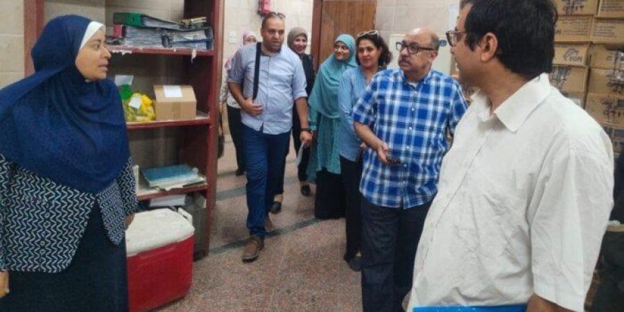 وكيل صحة أسيوط يفاجئ مخازن الأدوية ويشدد على تفعيل التفتيش الصيدلي لضبط سوق الدواء - هرم مصر