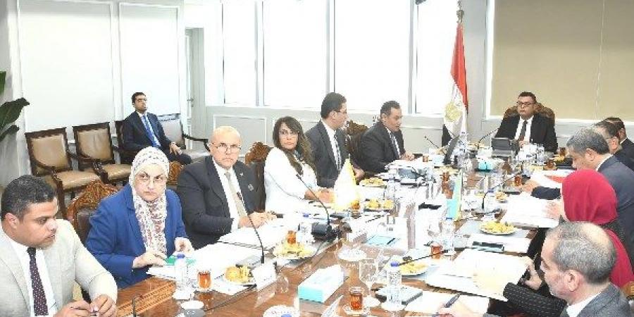 وزير الإسكان يترأس اجتماع مجلس إدارة الهيئة العامة للتنمية السياحية - هرم مصر