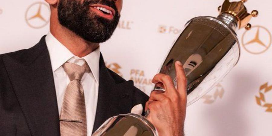محمد صلاح يذكر مصر خلال استلامه جائزة أفضل لاعب بالدوري الإنجليزي - هرم مصر