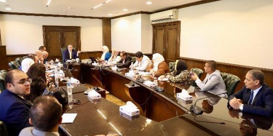 التنظيم والإدارة: 200 متقدم من قوائم الانتظار يلتحقون بمسابقة 22 ألف معلم مساعد رياضيات - هرم مصر