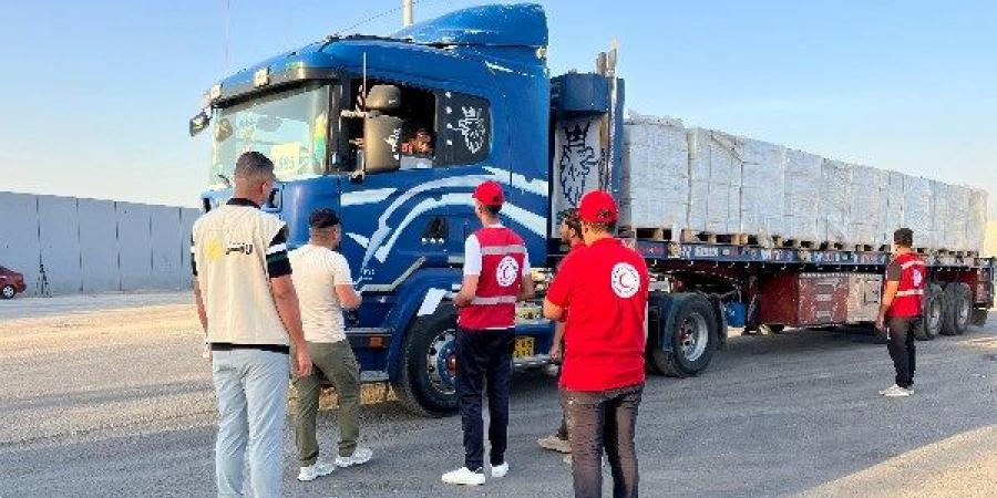 زاد العزة الـ19.. الهلال الأحمر يرسل 2300 طن مساعدات غذائية وطبية إلى غزة - هرم مصر