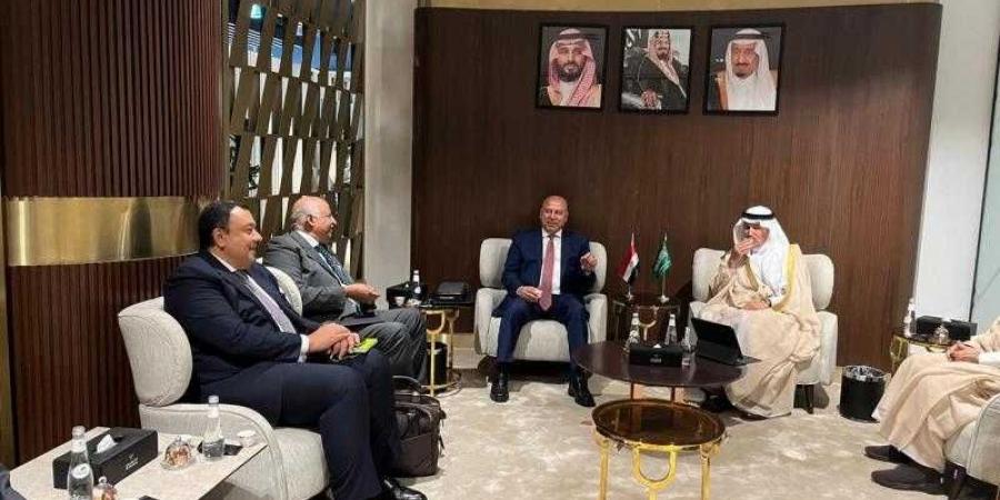 وزير الصناعة وأمين عام مجلس التنسيق الأعلى المصرى السعودى عن الجانب المصري يجتمع مع أمين عام مجلس التنسيق الأعلى عن الجانب السعودي - هرم مصر