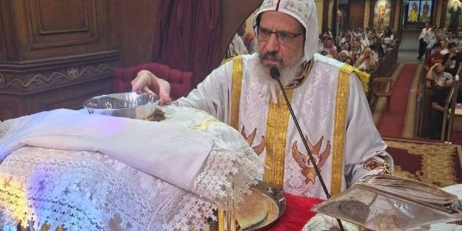 الأنبا انجيلوس يصلي قداس ختام صوم السيدة العذراء مريم - هرم مصر