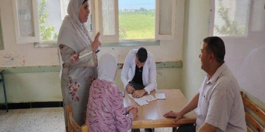 كشف وعلاج بالمجان لـ297مواطنًا خلال قافلة سكانية شاملة بالمحمودية في البحيرة - هرم مصر