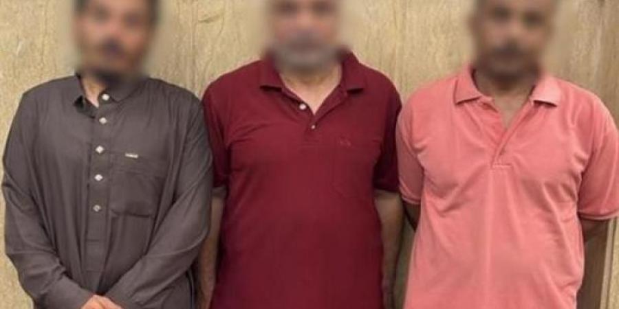 كشف ملابسات فيديو يتضمن قيام بعض الأشخاص بالتعدى على آخر وإحداث تلفيات بسيارته بالقاهرة - هرم مصر