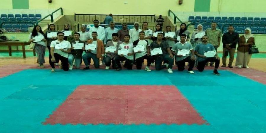 جامعة جنوب الوادي توزع جوائز بطولة الألعاب الفردية في الكاراتيه وتنس الطاولة - هرم مصر