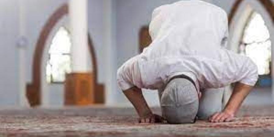 هل من ينام عن صلاة الفجر منافق؟.. الإفتاء تجيب - هرم مصر