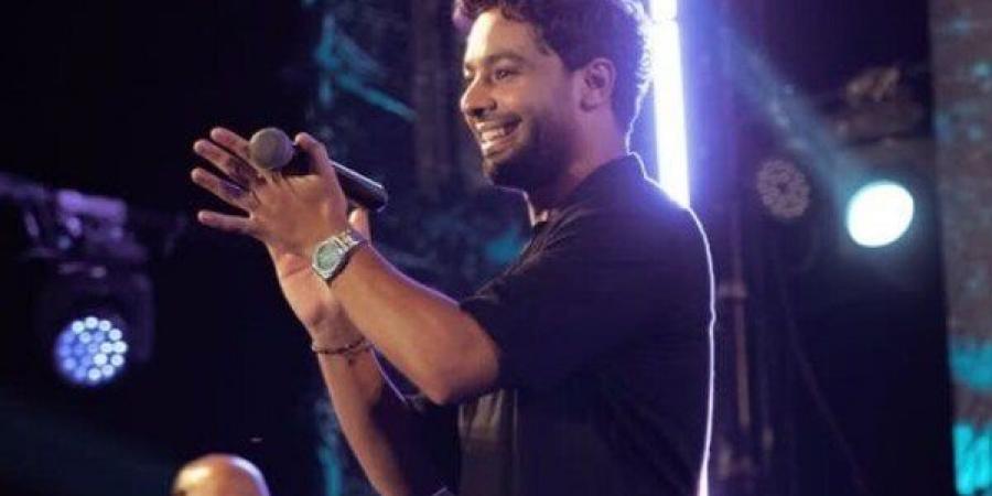 «تحيا مصر».. أحمد جمال يختتم حفله الغنائي بمهرجان القلعة الدولي فى ليلته الأخيرة - هرم مصر