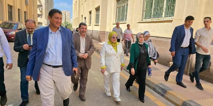 عميد هندسة كفر الشيخ يستقبل لجنة لتقييم برامج الجامعة الأهلية - هرم مصر