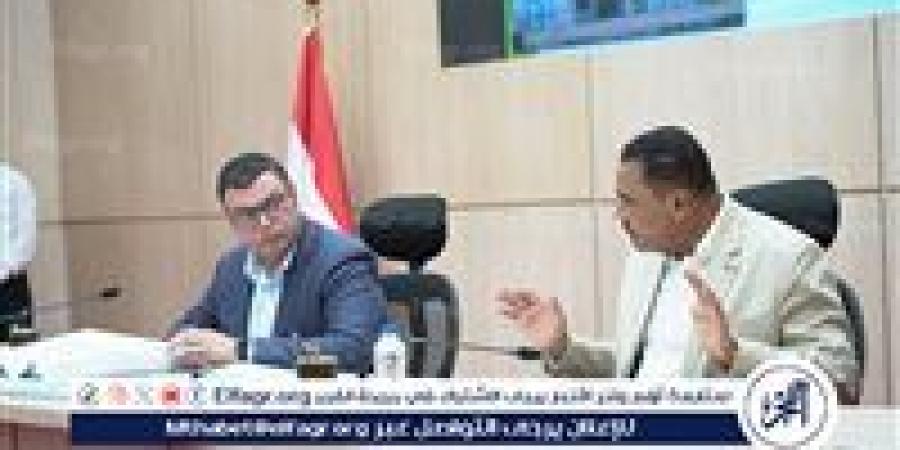 وزير الإسكان ومحافظ مطروح يتابعان الموقف التنفيذي لعدد من مشروعات الوزارة ومنظومة مياه الشرب والصرف الصحي - هرم مصر