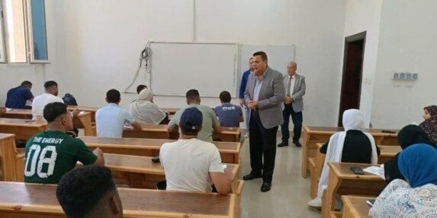 رئيس جامعة بني سويف التكنولوجية يتفقد اختبارات الدور الثاني - هرم مصر
