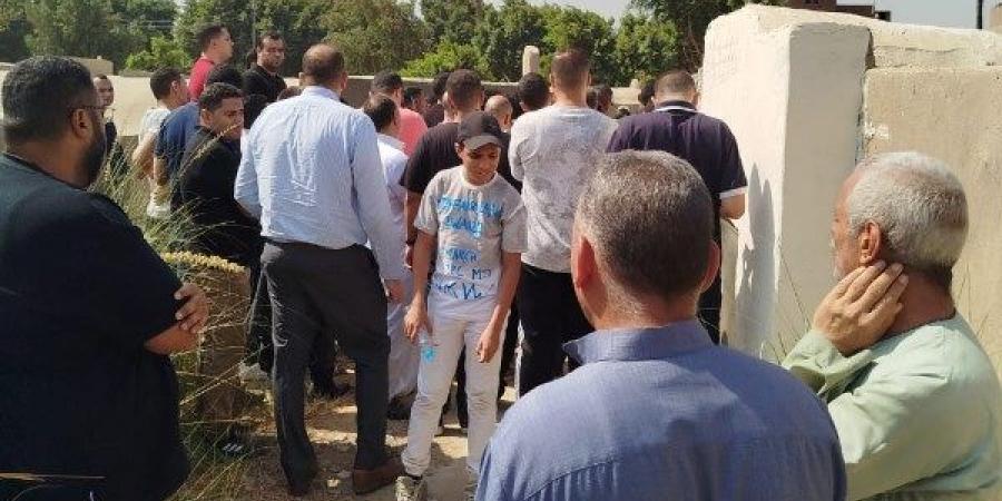 تشييع جنازة الفنان الراحل بهاء الخطيب وسط غياب تام للنجوم - هرم مصر
