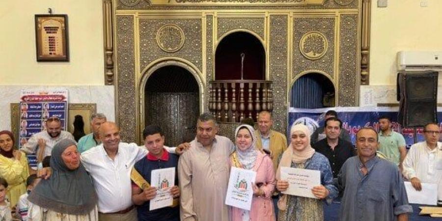 رحلات عمرة وجوائز مالية.. .فوز ثلاثة من حفظة القرآن الكريم برحلات عمرة بالشرقية - هرم مصر