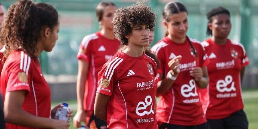 كرة القدم النسائية| الأهلي يفوز على بالم هيلز بثلاثية نظيفة - هرم مصر